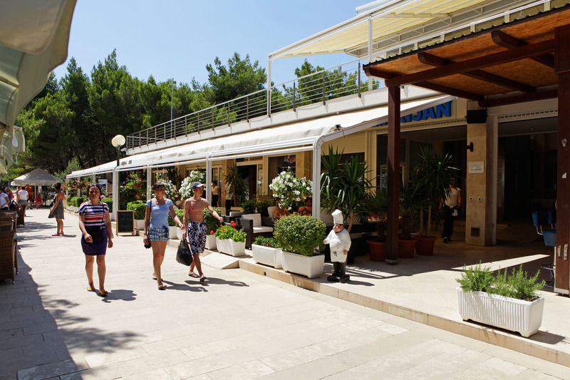 Zlatni Rat Beach Resort Bol Exterior photo