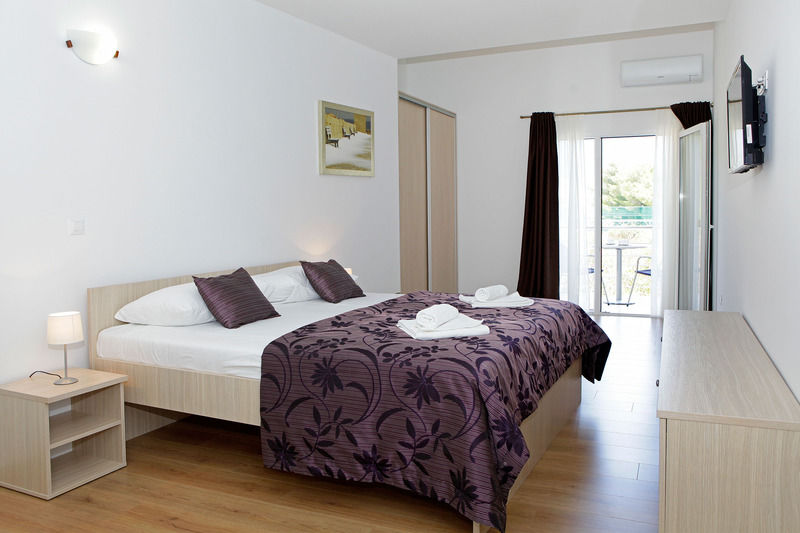 Zlatni Rat Beach Resort Bol Exterior photo